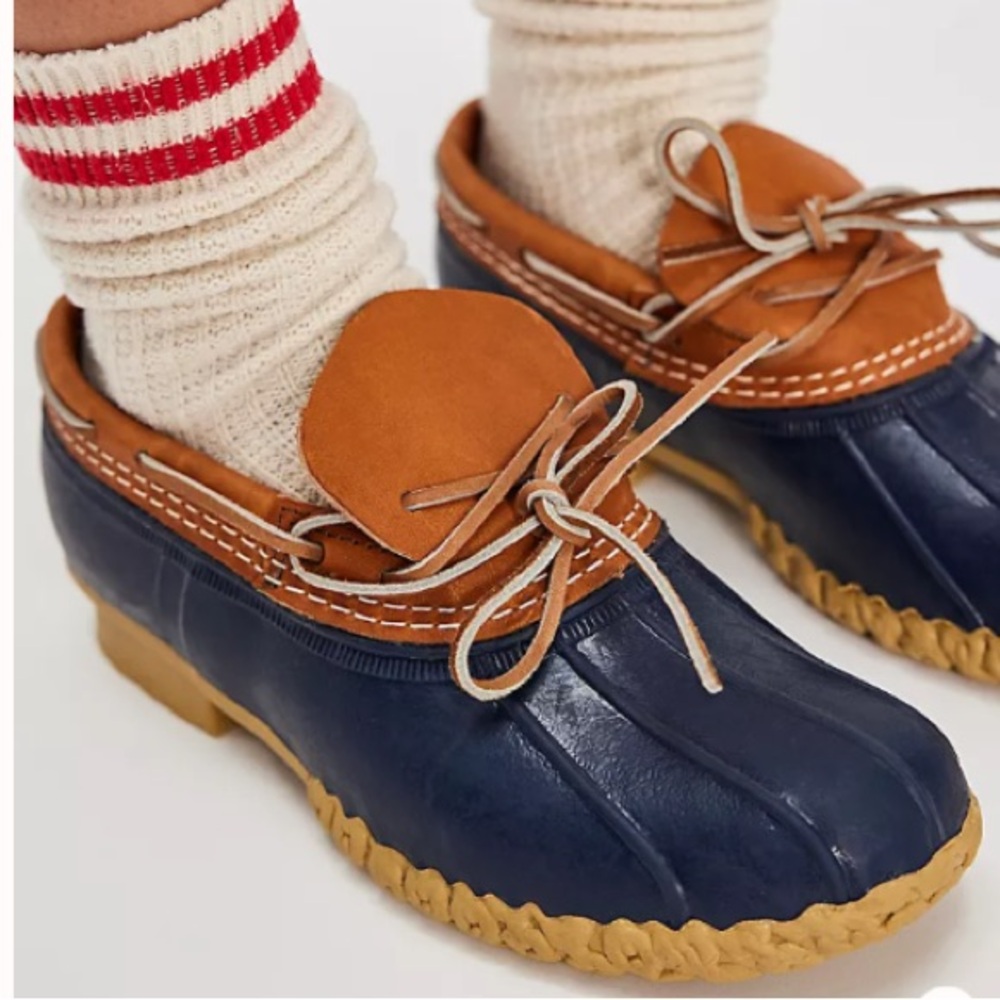 LLBEAN Navy Blue Tan Rubber Moc Short Duck 🦆 Boots - LIKE NEW